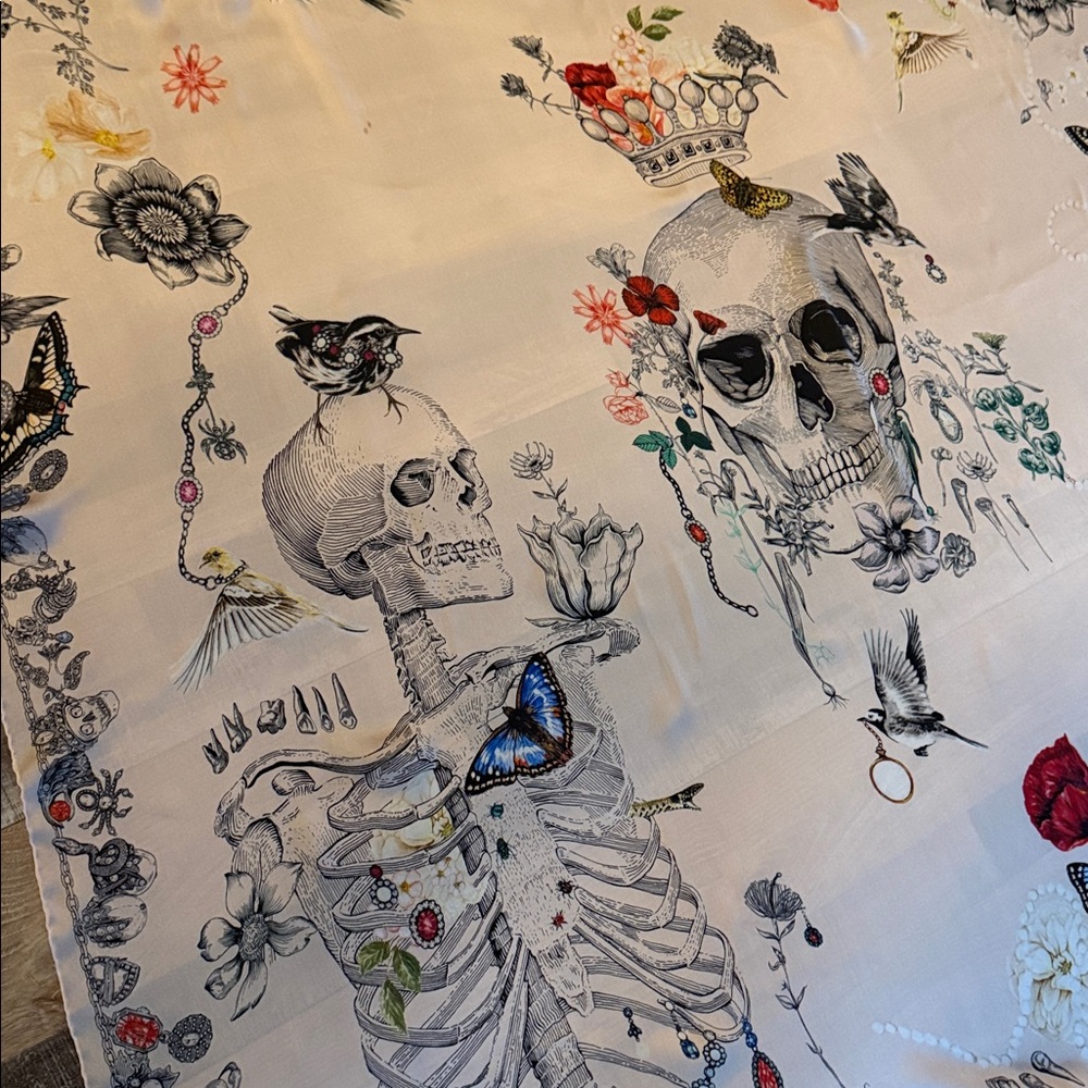 Alexander McQueen Pink Silk Scarf Large Skulls Teeth Birds Flowers Jewelry - Picture 6 of 8